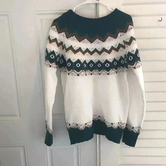 Handmade Fair Isle Green & White Long Sleeve Sweater - Picture 3 of 3